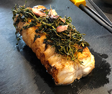 Forårsgrønt med havtaske og hollandaisesauce 